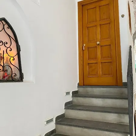 Posterus 5 カプリ