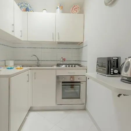 Posterus 5 カプリ